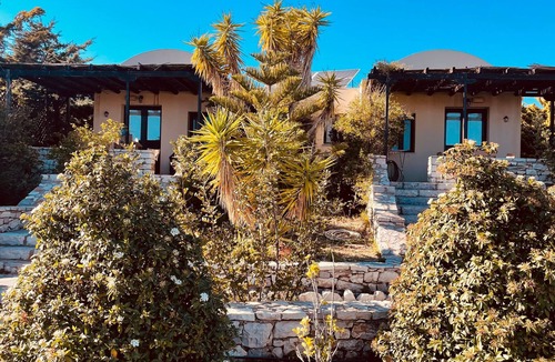 Kithira House | Holiday Home 'Kythiris Studios - Bungalow 1' with Sea View, Wi-Fi and Air Conditioning