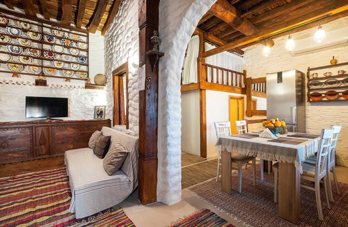 Embonas House | Holiday Home 'Mannas House' with Sea View, Wi-Fi and Air Conditioning