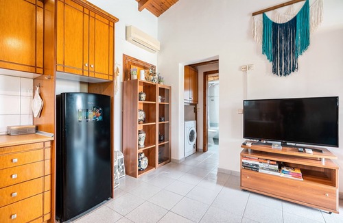 Theologos House | Holiday Home 'Mb Luxury House' with Sea View, Wi-Fi and Air Conditioning