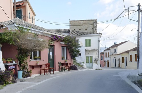 Esperion House | Holiday Home 'My Paradise Viki' with Wi-Fi and Air Conditioning