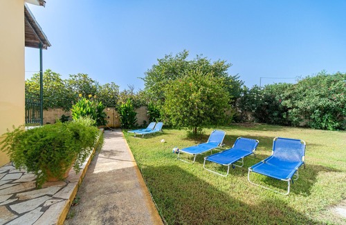 Sidari House | Holiday Home 'Princess House' with Private Terrace, Private Garden and Wi-Fi