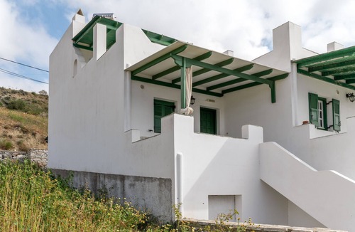 Engarai House | Holiday Home 'Smaragdi Traditional House Eggares' with Sea View, Wi-Fi and Air Conditioning