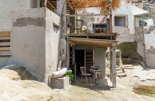 Panormos House | Holiday Home 'The Fishermans Experience' with Sea View, Private Terrace and Balcony