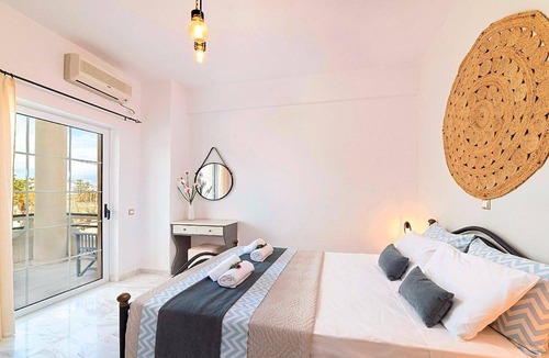 Paralia Kourna House | Holiday house Yeoryioupolis Kriti for 1 - 24 persons with 6 bedrooms - Holiday home