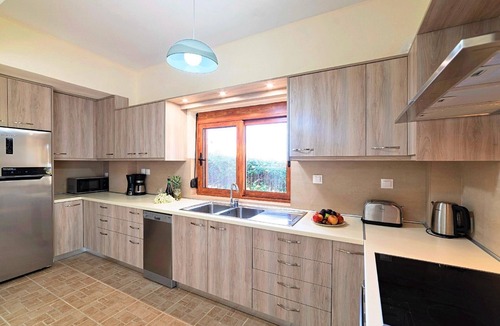 Kastellos House | Holiday house Kastellos for 1 - 12 persons with 4 bedrooms - Holiday house