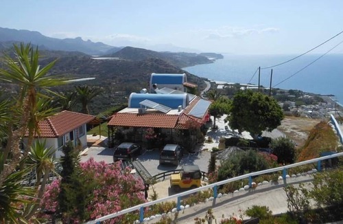 Myrtos House | Holiday house Myrtos for 12 - 18 persons with 6 bedrooms - Row house