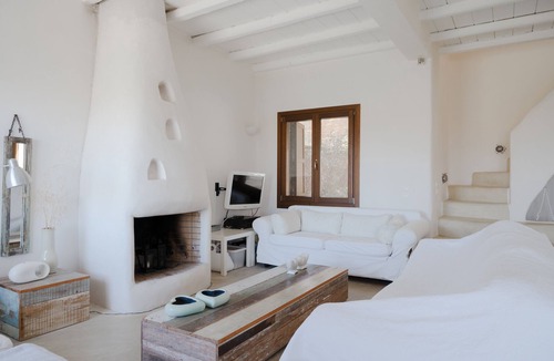 Vourkari Villa | ☀️Holiday & nomad house great 🌊🌅 view sleeps 8 w/fireplace & pool Kea Cyclades