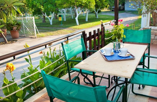 Agios Andreas Apartment | Homerez - Appartement for 4 ppl. with garden and balcony at Agios Andreas
