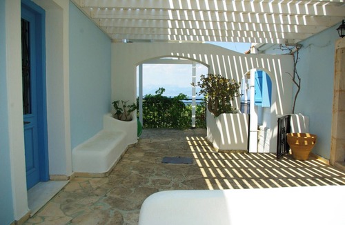 Evreti House | Homerez - Charming House Evreti, sea and mountain view