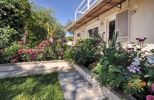 Perama House | Homerez - Charming House in Corfu with Lake View