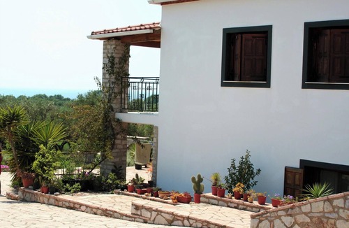 Skafidia Apartment | Homerez - Cosy Apartment with Sea View in Pirgos - 80 sqm