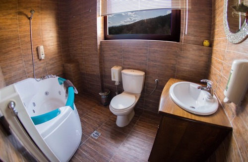Krionerion Apartment | Honeymoon Suite Two Space Apartment