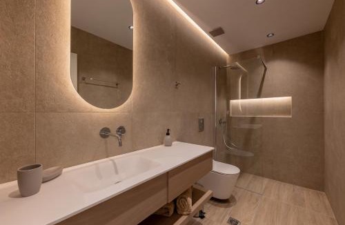 Lambi Apartment | Hot Tub - 5 min to Beaches - Netflix - Full Kitchen