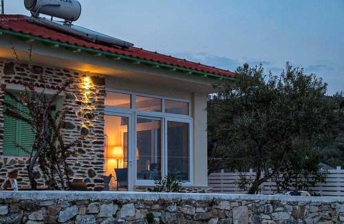 Pirgadikia House | House Kokkalas on the beach