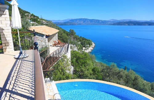 Katavolos Villa | House On The Rocks in Nisaki