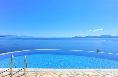Katavolos Villa | House on the Rocks: Stunning views, Luxury, amazing private pool