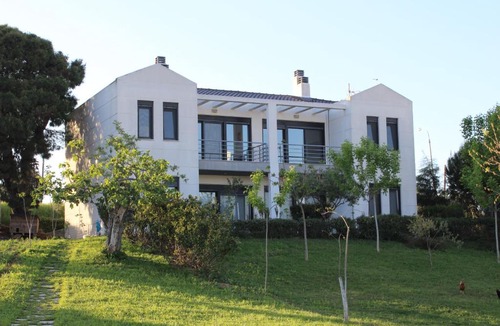 Nea Fokaia Apartment | Housing Pefkos