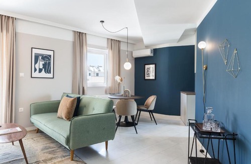 Koukaki Apartment | Iconic 1BR Apartment in Koukaki by UPSTREET