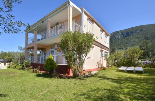 Agios Matthaios Apartment | Ideal for families! Apartment with garden at the beach, wifi | Prassoudi, Corfu