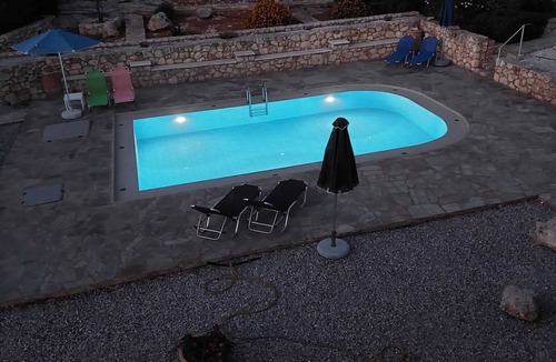 Plaka Villa | Ideal Holiday Retreat Offering Sea And Mountain Views