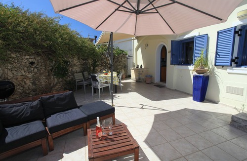 Gavalochori House | Idylic traditional property with private pool in central village location