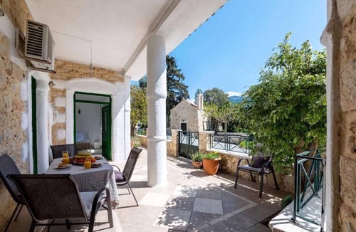 Episkopi House | Idyllic holiday home awaits you for an authentic Cretan vacation!