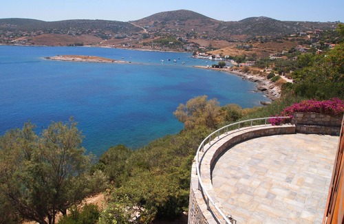 Daskalio Villa | Idyllic stone and wood villa with stunning, panoramic views of the Aegean Sea