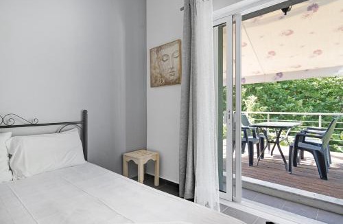 Pidima Kyras Apartment | Iguana studio 9