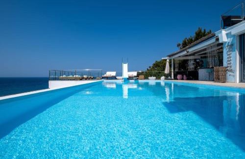 Gialiskari Villa | Ikaria Beachfront Villa 7 Bedrooms Villa Indigo Blue Haven Infinity Pool With Stunning Aegian Sea Views Gialiskari