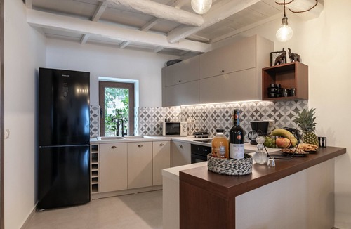 Maroulas Villa | Iliahtida villa, pool,Near tavern & minimarket