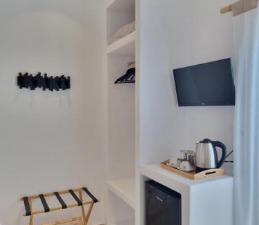 Ios Town Apartment | Ilias Place