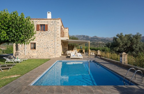 Embrosneros Villa | Impressive Private Villa Gianna with Unique Views!