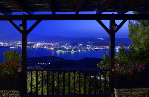 Ligiades Villa | Infinity Villa in Ioannina