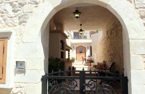 Monopari House | Ioanna House