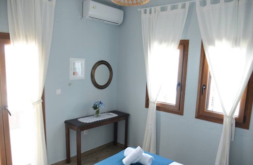 Pella Region Apartment | Ira Charming apt with stunning view!