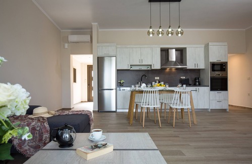 Korfalonas House | Iris holiday house is brand new, equipped with all the modern amenities!