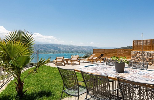 Pitharion Villa | Istros Villa II, Pool, BBQ & Heated Spa Whirlpool