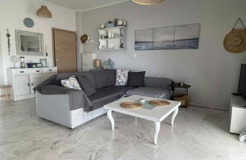 Paralia Ofryniou Apartment | J&J Seaview Apartment