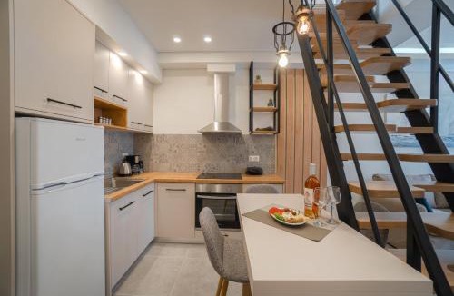 Khora Sfakion Apartment | Jacuzzi maisonette in Sfakia center 'New 2023'