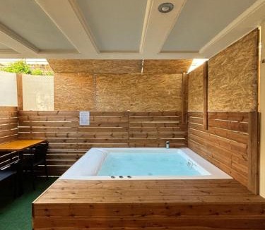 Pallini Apartment | Jacuzzi studio close to athens airport!