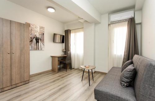 Vardaris Apartment | John Central Suites
