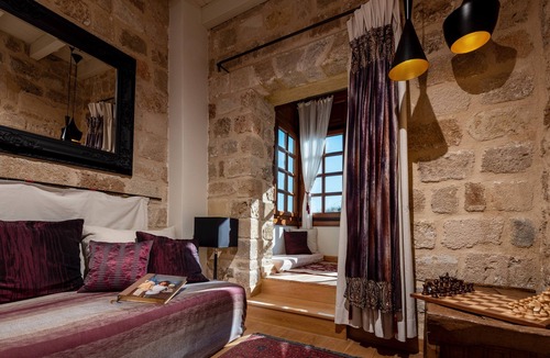 Rhodes Old Town Hotel | Kókkini Porta Rossa