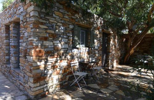Agios Fokas House | K Homes-Family Stone Suite