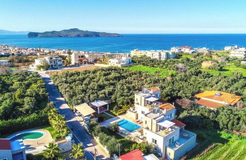 Kato Stalos Villa | Kalisti Estate: 6-Bedroom/500m to Beach/Private Pool/Playground/BBQ Area