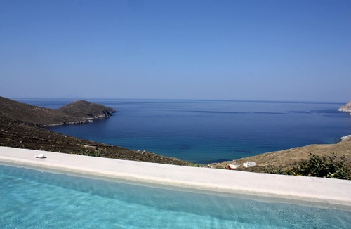 Serifos Villa | Kalo Ampeli Villa in Serifos, Cyclades with Pool & Airconditioning