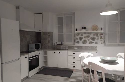 Pothia Apartment | Kalymnos Gallery is an open plan accommodation located at the port of Kalymnos i