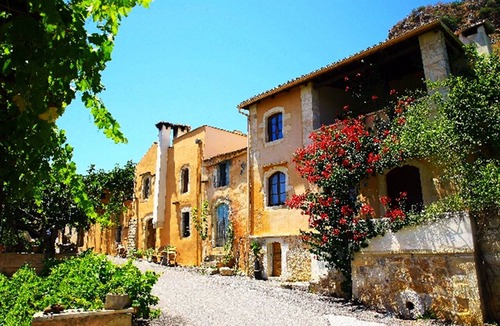 Makhairoi Apartment | Kamares – a restaured Venetian domain retreat