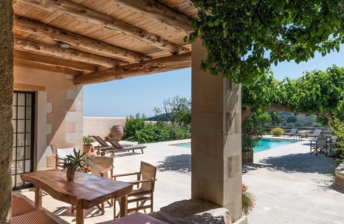 Maheri House | Kamares Private Pool stone Villa