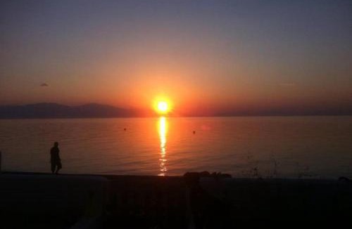 Xylokastro-Evrostina House | Kamari Beachfront Apartments