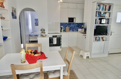 Naxos Villa | Kamari: Greek Paradise with private pool & Jacuzzi